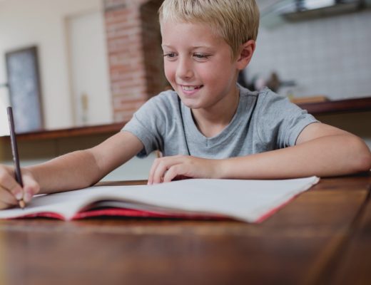 5 Advantages of Homeschooling an Only Child | Renée at Great Peace #homeschooling #onlychild #family #homeschool #Ihsnet