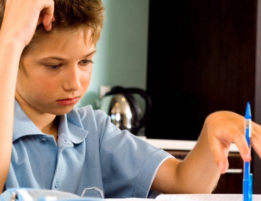 5 Disadvantages of Homeschooling an Only Child | Renée at Great Peace #homeschooling #homeschoolmoms #onlychild #ihsnet