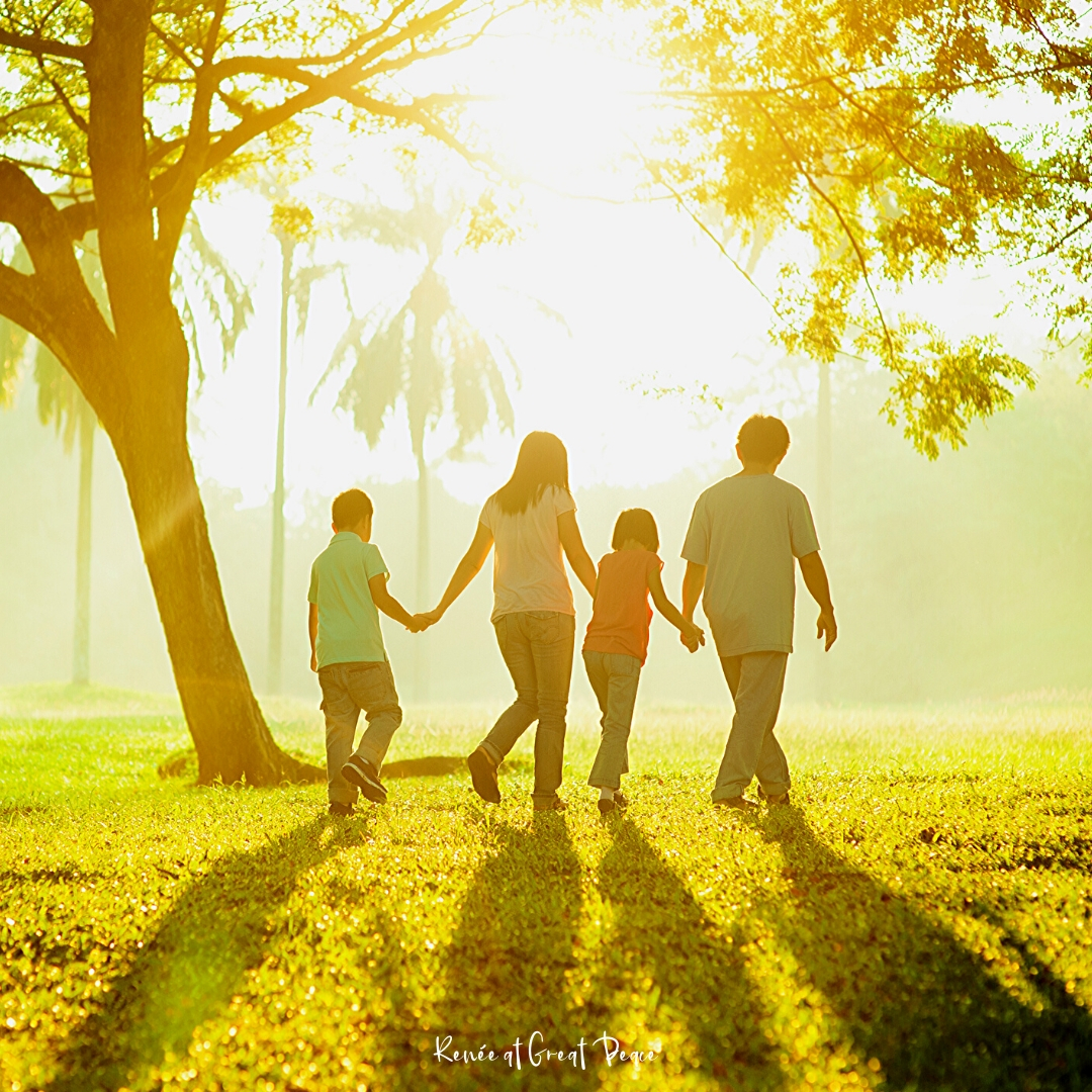 10 Family Bonding Time Ideas | ReneeatGreatPeace.com #familytime #familybonding #bondingideas