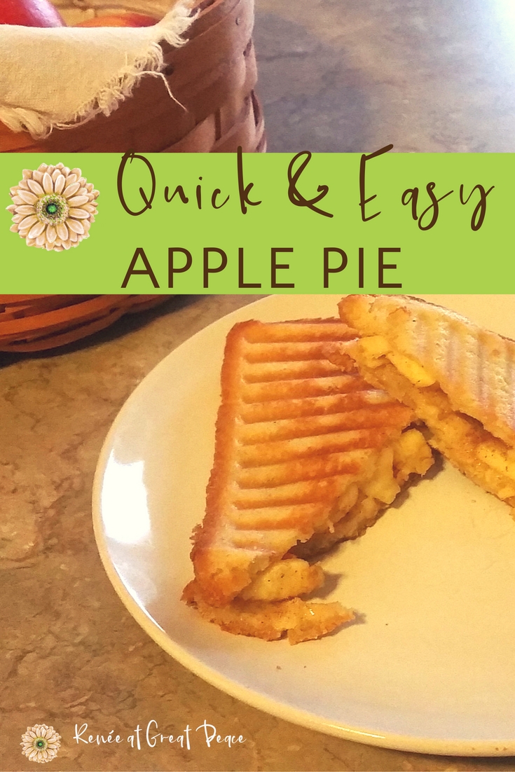 Quick & Easy Apple Pie Snack via Renée at Great Peace #mealplanning #homemaker #ihsnet