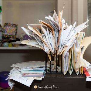 How to Declutter Your Home | Renee at Great Peace #homemaking #homeorganization #declutter #organization #keeperathome #moms #dads