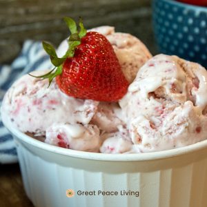 Strawberry No Churn Ice Cream | Great Peace Living #icecream #desserts #recipes #summerdinnerideas #familydinner