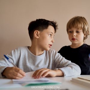 How to Keep Kids Engaged when Homeschooling | GreatPeaceLiving.com