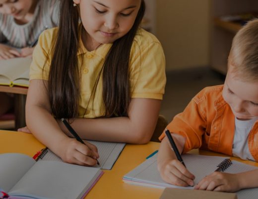 How to Choose between homeschool co-ops and support group | GreatPeaceLiving.com