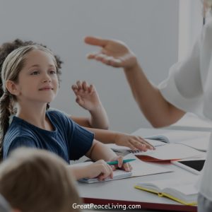 How to Choose between homeschool co-ops and support group | GreatPeaceLiving.com